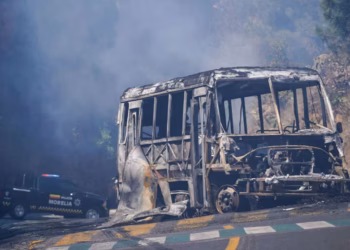 ¿Cómo reclamar tu seguro de auto si fue incendiado en la jornada violenta por la muerte de El Mencho?