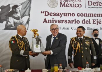 Acompaña Gobernador Rocha a militares en la conmemoración del CXIII aniversario del Ejército Mexicano