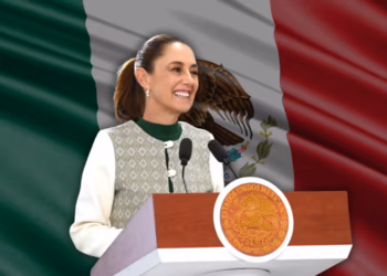 Sheinbaum celebra Día de la Bandera con video en Palacio Nacional