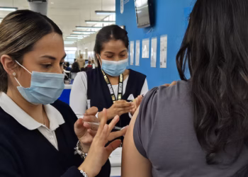 Secretaría de Salud recomienda uso de cubrebocas ante alza en casos de sarampión: ¿Quiénes deben de utilizarlo?