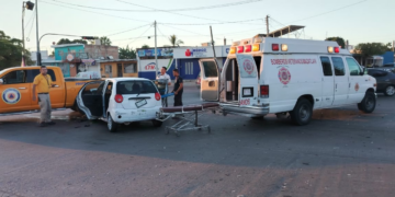 Tres lesionados tras fuerte choque en el cruce de avenidas Rigodanza y Santa Rosa
