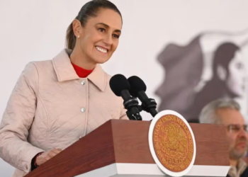 Sheinbaum reacciona a video donde le limpian zapatos a Hugo Aguilar; “Uno puede cometer errores y ofrecer disculpas”, dice