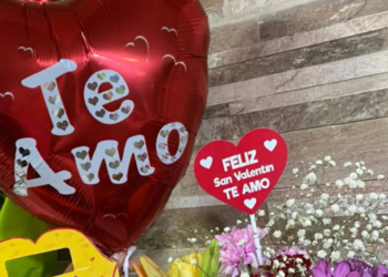 A paso lento avanzan las ventas de regalos por Día del Amor y la Amistad en Mazatlán