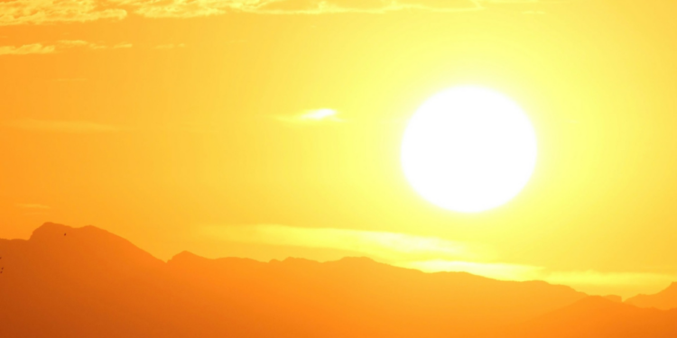 SMN prevé calor extremo y lluvias en 11 estados del país