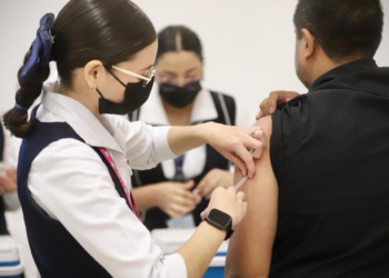 Aplican más de 9 mil 800 dosis en macrocentros de vacunación contra el sarampión en Culiacán y Mazatlán