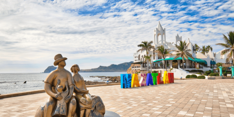 Clima en Mazatlán: Sábado 21 de febrero con cielo claro y calor intenso