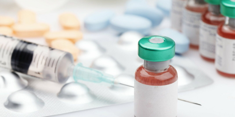 ¿Puedo vacunarme contra el sarampión si estoy tomando antibióticos? Esto es lo que recomienda la Secretaría de Salud