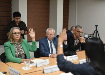 Aprueba Comisión de Hacienda dictamen que propone licencia permanente para automovilistas y motociclistas