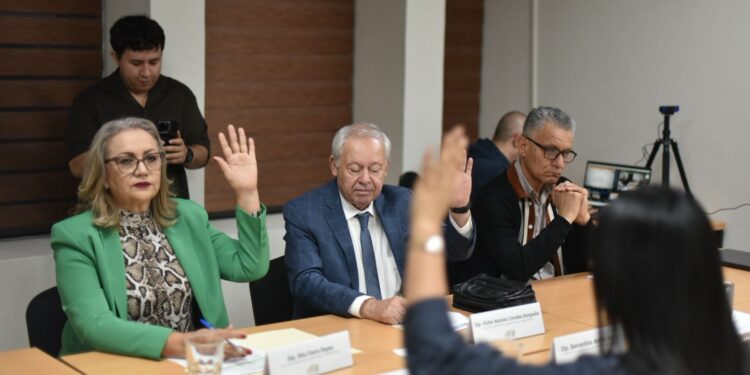 Aprueba Comisión de Hacienda dictamen que propone licencia permanente para automovilistas y motociclistas