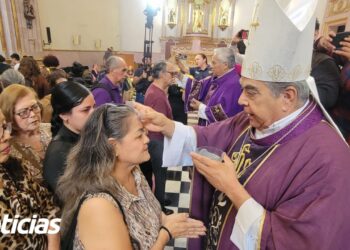 Obispo llama a conversión durante misa e imposición de ceniza