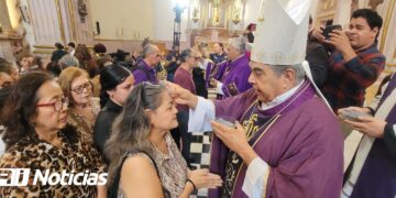 Obispo llama a conversión durante misa e imposición de ceniza