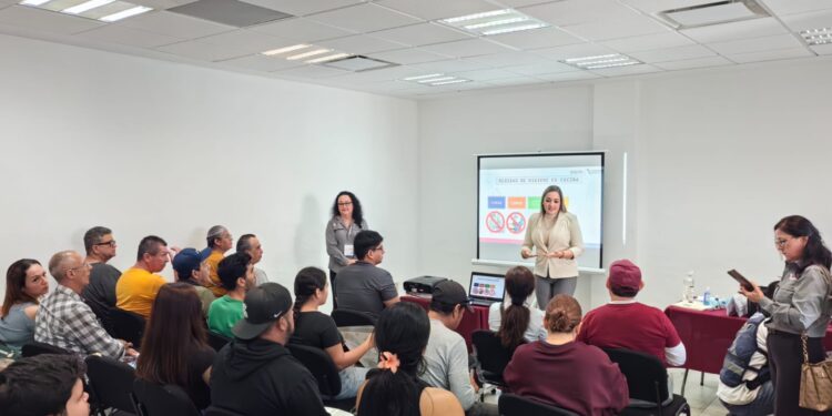 COEPRISS capacita a comerciantes semifijos para fortalecer la seguridad sanitaria