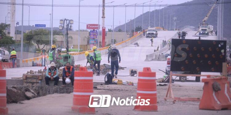 Puente de Plaza Acaya, aún en proceso, sería inaugurado por Claudia Sheinbaum