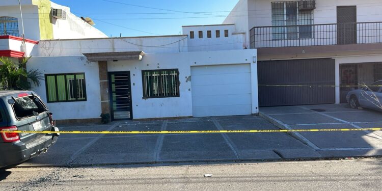 Atacan a rafagazos vivienda y vehículo en la colonia Emiliano Zapata en Culiacán