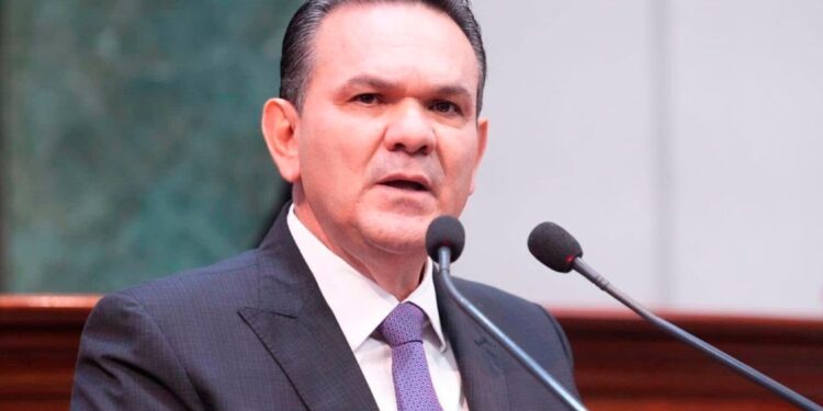 Diputado Sergio Torres permanece hospitalizado en terapia intermedia