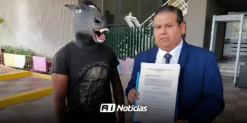 Abogado y joven que se identifica como caballo promueven la “Ley Therian” en Nuevo León