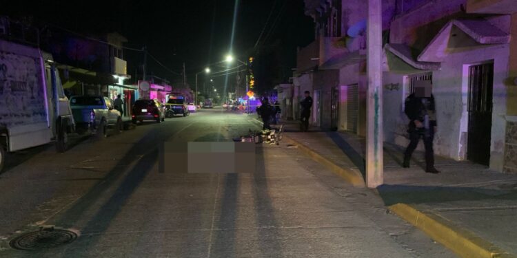 Fallece hombre atropellado por una motocicleta en Escuinapa