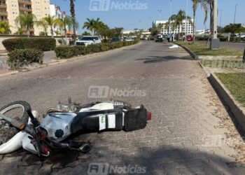Motociclista muere tras impactarse contra palmera al norte de Mazatlán