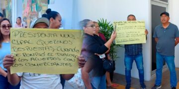 Exigen tianguistas cese de encargada de ingresos por acoso y abusos en Mazatlán