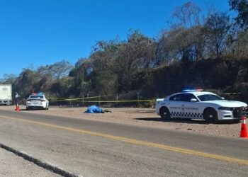Localizan a hombre sin vida junto a la carretera Mazatlán-Tepic al sur de Mazatlán