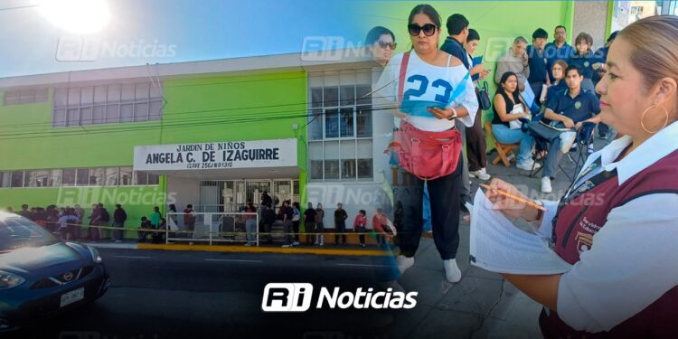 Estudiantes de Mazatlán aguardan la llegada de la Presidenta para la entrega de becas