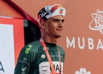 Isaac del Toro lejos del podío, pero sigue en segundo sitio en la general del Tour UAE