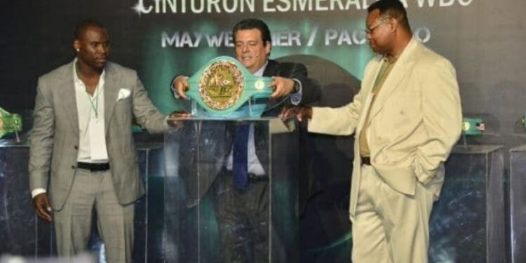 WBC alista reconocimiento especial para la revancha entre Mayweather y Pacquiao