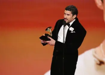 “¡Fuera ICE!”, clama Bad Bunny en entrega de los Grammy