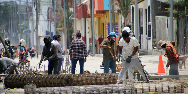 Impulsan dos días de descanso obligatorios en jornada laboral