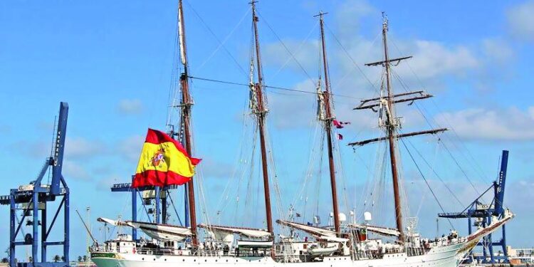 Buque-escuela español llega a tierras jarochas