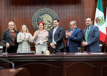 Entrega Congreso premio “Norma Corona Sapién” a la activista Yesenia Rojo