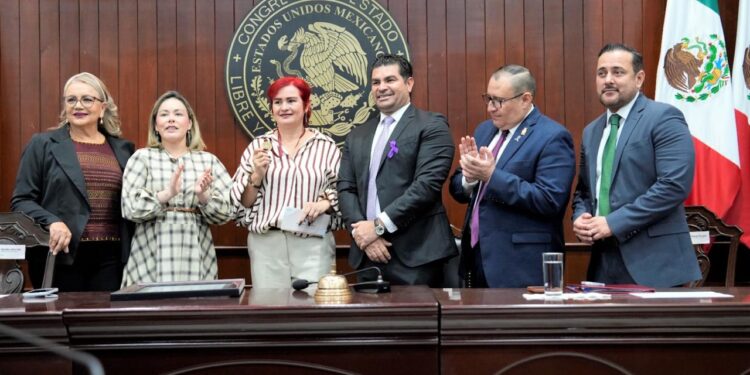 Entrega Congreso premio “Norma Corona Sapién” a la activista Yesenia Rojo