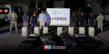 Aseguran embarcación con presunta cocaína frente a costas de Michoacán; hay seis detenidos