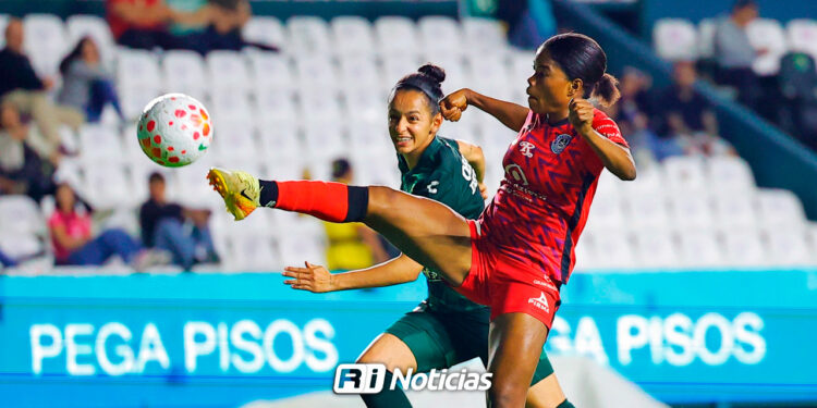 Rayadas líderes, América responde y Mazatlán sigue en la pelea en la Jornada 12