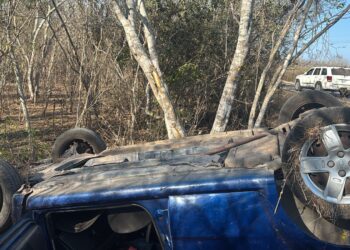 Trágico accidente; muere mujer tras volcar en Estación Dimas, San Ignacio