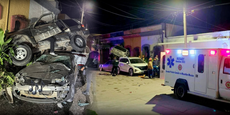 Conductor pierde el control y termina arriba de un auto estacionado en Villa Unión