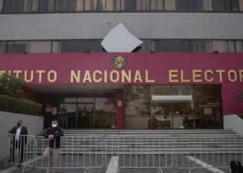 INE rechaza retirar el spot de Morena que menciona a Peña Nieto y exgobernadores del PRI, PAN y PRD