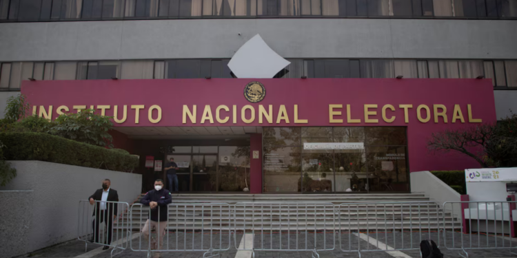 INE rechaza retirar el spot de Morena que menciona a Peña Nieto y exgobernadores del PRI, PAN y PRD