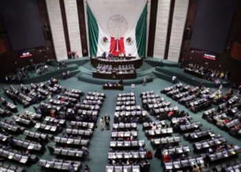 La Cámara de Diputados aprueba por unanimidad reconocer el derecho a la “desconexión digital” en la Ley Federal del Trabajo, con lo que trabajadores podrán ignorar mensajes, llamadas o correos laborales fuera de su jornada sin riesgo de sanciones