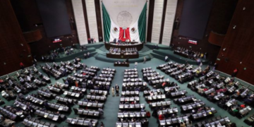La Cámara de Diputados aprueba por unanimidad reconocer el derecho a la “desconexión digital” en la Ley Federal del Trabajo, con lo que trabajadores podrán ignorar mensajes, llamadas o correos laborales fuera de su jornada sin riesgo de sanciones