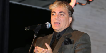 Cristian Castro revela que está por finalizar la preparatoria y continuará con estudios universitarios, motivado por la influencia de su madre