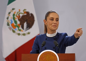 Sheinbaum niega que AMLO ingresó al hospital militar por problemas de salud: ‘Es falso’