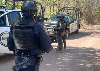 Motociclista es detenido por elementos del Ejército Mexicano en la colonia Felipe Ángeles en Culiacán