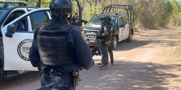Motociclista es detenido por elementos del Ejército Mexicano en la colonia Felipe Ángeles en Culiacán