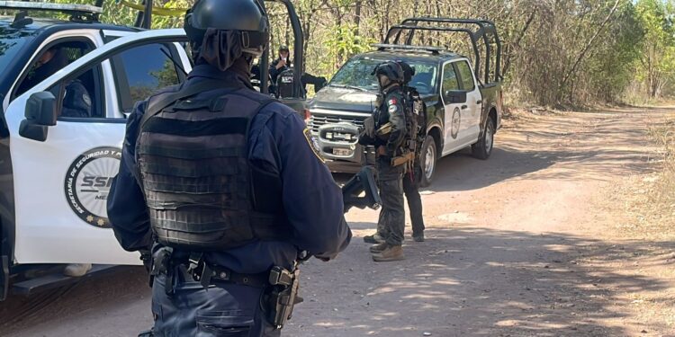 Motociclista es detenido por elementos del Ejército Mexicano en la colonia Felipe Ángeles en Culiacán
