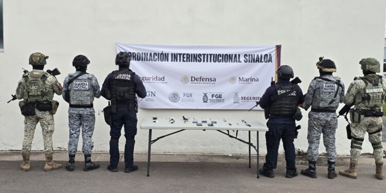 Grupo Interinstitucional asegura teléfonos y cargadores durante revisión en el Penal de Aguaruto