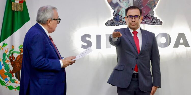 Gobernador Rocha tomó protesta al general Sinuhé Téllez López como nuevo secretario de Seguridad Pública