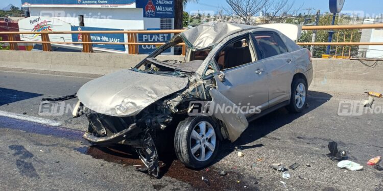 Fuerte accidente sobre el puente El Conchi deja una mujer y una menor lesionadas