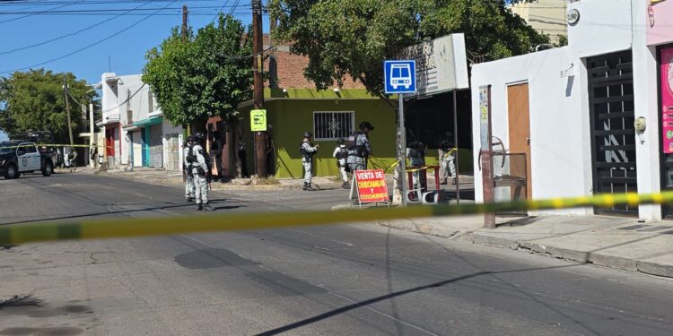 Ejecutan a balazos a dos hombres en la colonia Tierra Blanca, en Culiacán