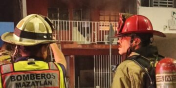 Se incendia vivienda en la Loma Atravesada en Mazatlán